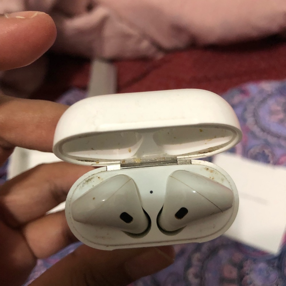 APPLE AIRPODS